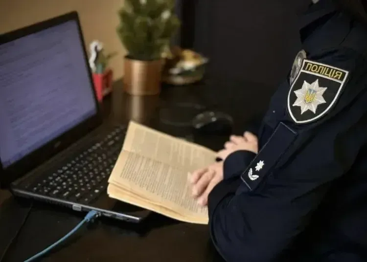 У Дніпрі парубок посварився з подружжям, побив та обікрав їх