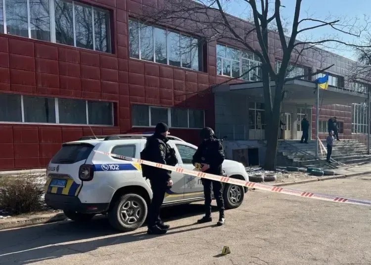 У Дніпрі біля школи хтось кинув гранату: дітей евакуювали