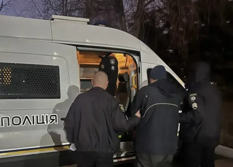 Посеред вулиці у Кривому Розі влаштували стрілянину - є постраждалий