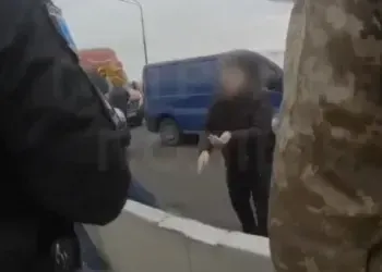 У Дніпрі врятували жінку, яка хотіла стрибнути з Центрального мосту