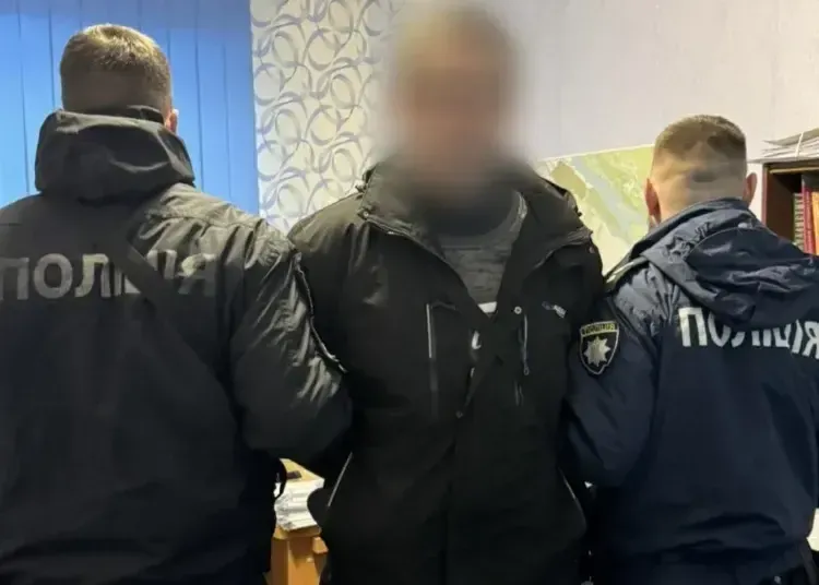 У Камʼянському вбитий чоловік чотири дні пролежав у квартирі, поки сусіди не помітили трупний запах