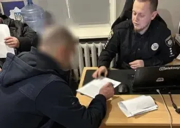 Судитимуть дніпрянина, який кинув гранату в двір навчального закладу