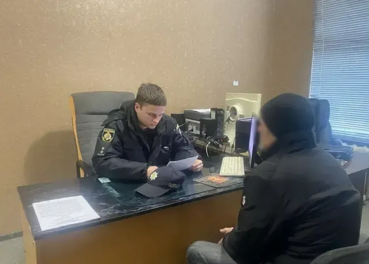 Раніше судимий злочинець на Дніпропетровщині пограбував 16-річну дівчину, погрожуючи їй