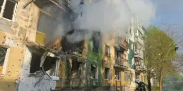 Ворожий безпілотник влучив у п'ятиповерхівку в Павлограді - троє загиблих і 14 постраждалих