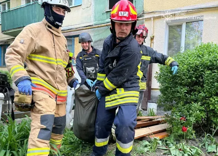 Окупанти повторно обстріляли Павлоград та поранили рятувальника