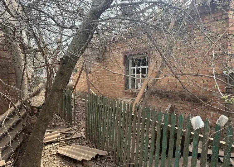 На Дніпропетровщині російський дрон прилетів у димохід - жінку витягали з-під завалів