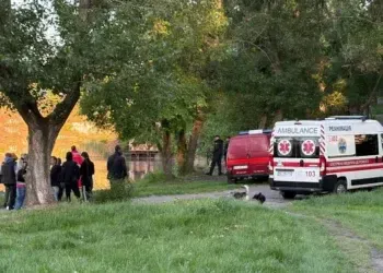 Смерть на відео: у Дніпрі підлітки знімали на телефони, як тонула людина і не допогли йому