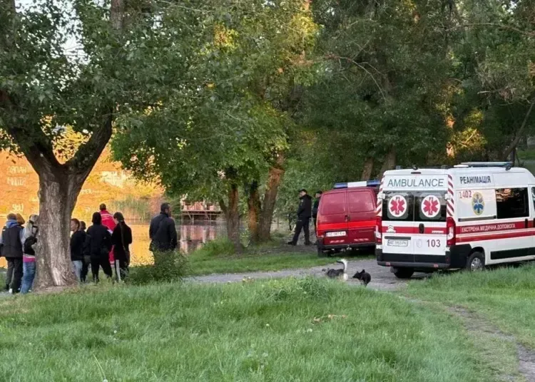 Смерть на відео: у Дніпрі підлітки знімали на телефони, як тонула людина і не допогли йому