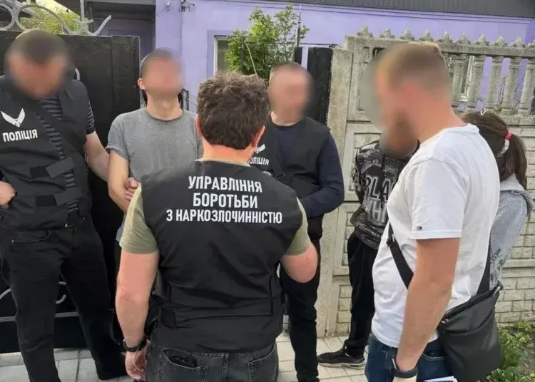На Дніпропетровщині накрили нарколабораторію, яка щомісяця виготовляла до 15 кг психотропів