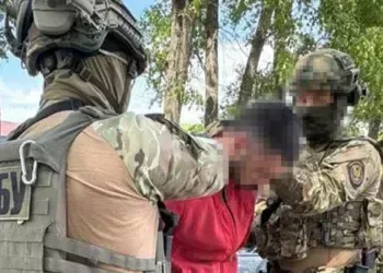 Таксист-зрадник: СБУ затримала агента фсб, який коригував удари рф по Дніпру