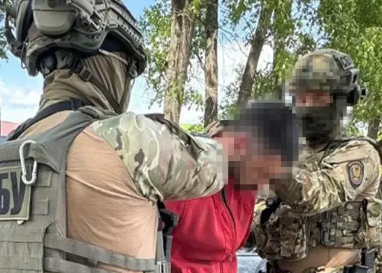 Таксист-зрадник: СБУ затримала агента фсб, який коригував удари рф по Дніпру