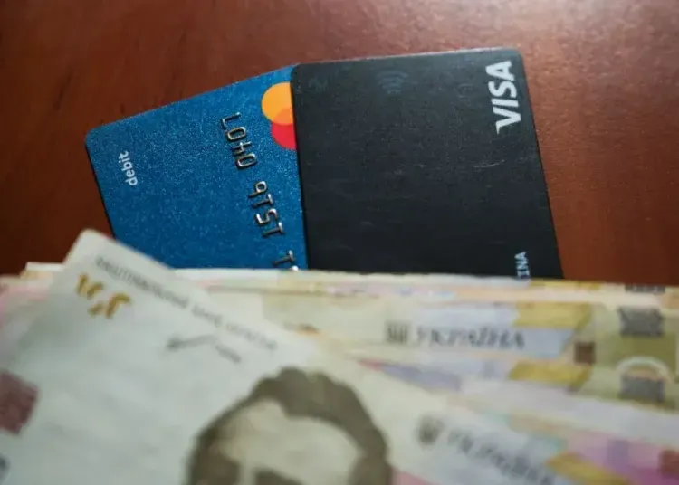 З 1 червня в Україні запроваджуються ліміти на карткові перекази: що потрібно знати жителям Дніпра