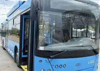 У громадському транспорті Дніпра щоранку нагадуватимуть про хвилину мовчання