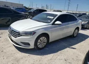Почему Jetta из США — умный выбор, а Passat остаётся надёжной классикой
