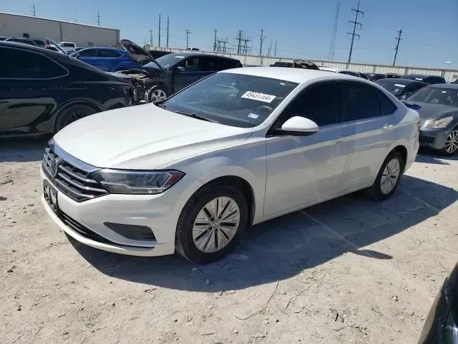 Почему Jetta из США — умный выбор, а Passat остаётся надёжной классикой