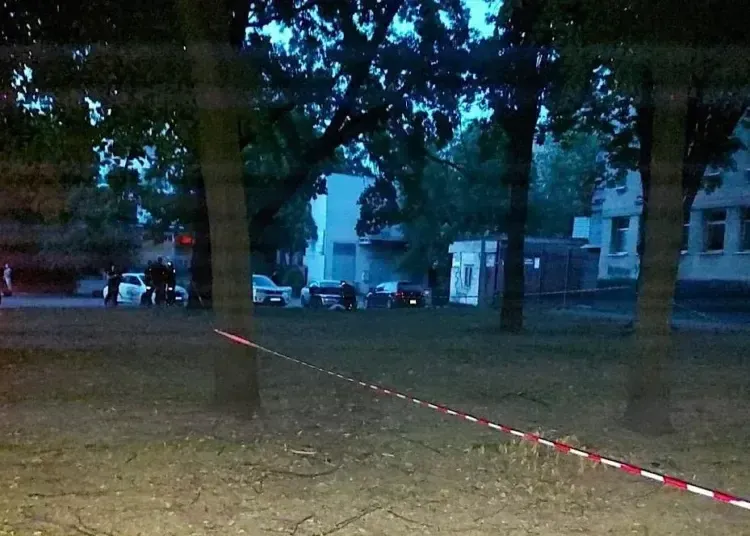 У центрі Дніпра 28-річний чоловік погрожував перехожим гранатою