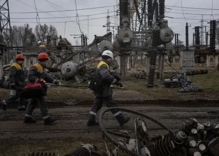 Енергетики ДТЕК потрапили під обстріл на Дніпропетровщині