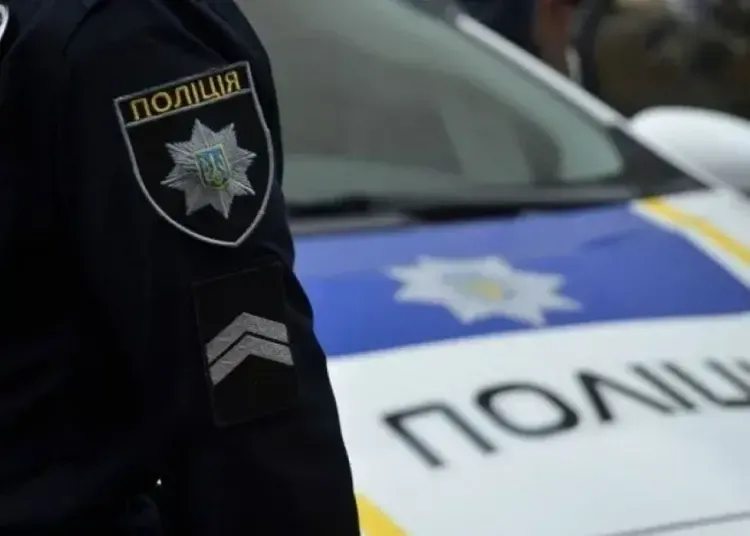 У Вільногірську поліцейський силою затримав підлітка