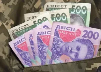 Троє військових на лаві підсудних у справі про махінації з бойовими виплатами