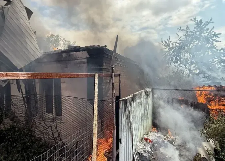 Наслідки обстрілів Нікопольщини: зруйновані будинки та пошкоджена інфраструктура