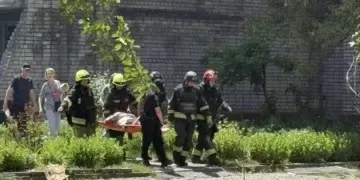 Масований обстріл Дніпра: є загиблі, десятки постраждалих, зруйновані школи та лікарні
