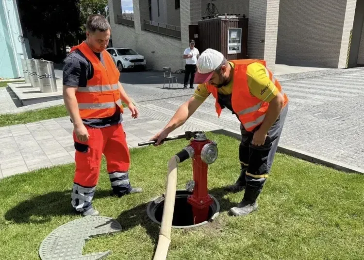 У Дніпрі встановили перший наземний пожежний гідрант і модернізували очисні споруди