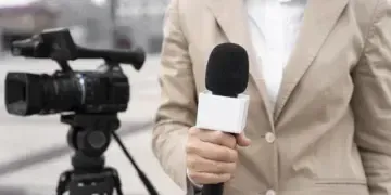 День журналіста 2025: найкращі привітання у картинках та листівках