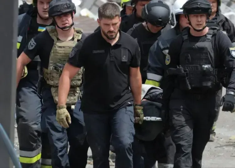 Ракетна атака по Дніпру: влада повідомила про жертв та оголосила жалобу