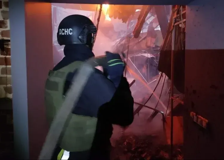Росіяни знову атакували Дніпропетровщину: постраждали кафе, зону відпочинку та житлові будинки