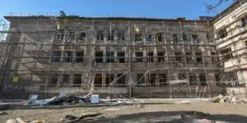 Під час удару по Кам'янському постраждав пологовий будинок: одна вагітна жінка загинула, ще одна - у тяжкому стані