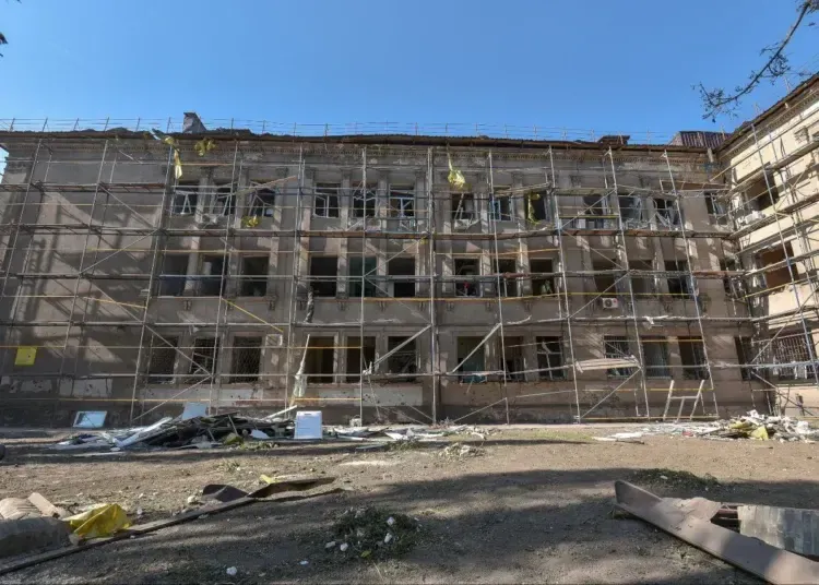 Під час удару по Кам'янському постраждав пологовий будинок: одна вагітна жінка загинула, ще одна - у тяжкому стані