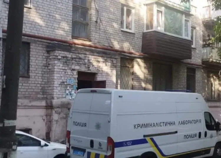 Місце злочину в Кам’янському, де чоловік вбив знайому ножем