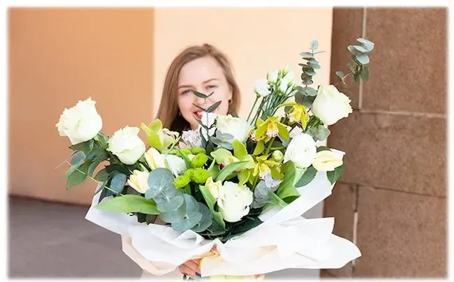 Які квіти в Дніпрі краще замовляти з доставкою влітку?