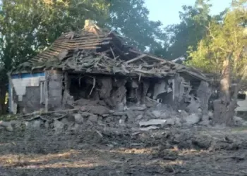 Обстріл Дніпропетровщини 1 серпня: будинок, де під завалами опинилися діти