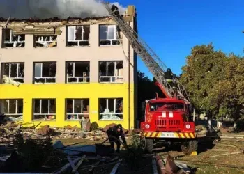 У Нікополі обстріляли рятувальників, а на Синельниківщині вдарили по навчальному закладу