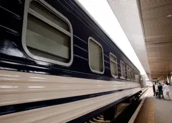 Пасажирів пересаджують у Дніпрі: Укрзалізниця змінила маршрути поїздів
