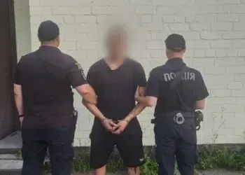 На Дніпропетровщині чоловік вбив сусіда та кинув гранату в двір знайомої