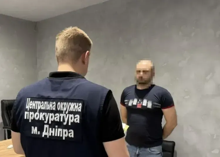 У Дніпрі викрили шахрайський кол-центр із мільйонними заробітками