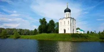 До чого сниться церква: духовні знаки і таємні послання сновидінь