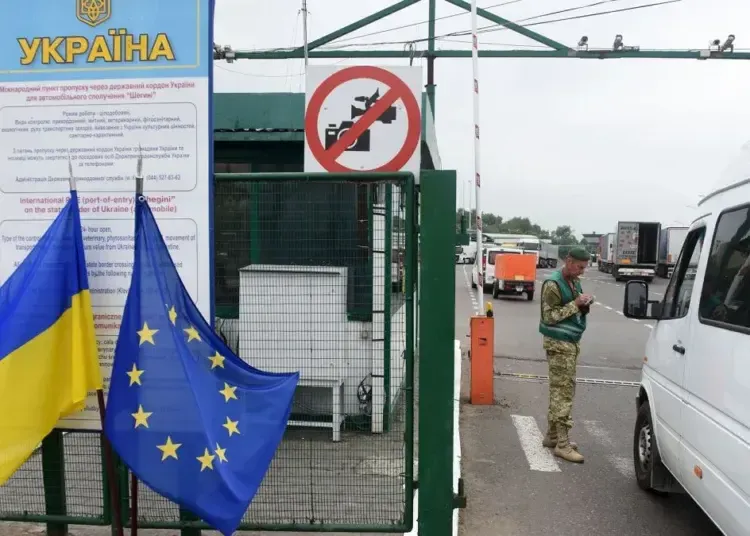 З 12 жовтня нові правила в’їзду до ЄС для українців
