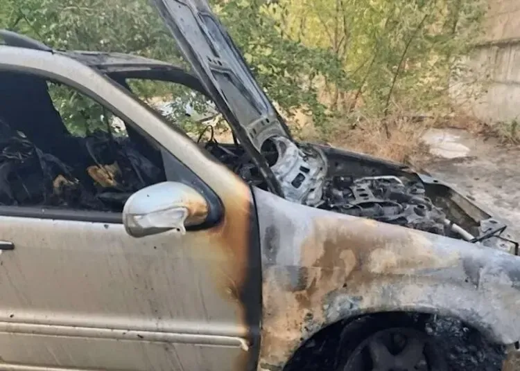 У Дніпрі 22-річний хлопець підпалив авто через сварку на СТО