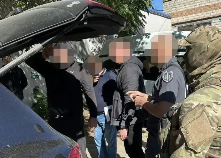 На Дніпропетровщині намагалися «відкупити» солдата за 8 тисяч доларів