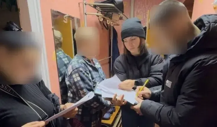 У Кривому Розі псевдополіціянтка виманила у людей понад 85 тисяч гривень
