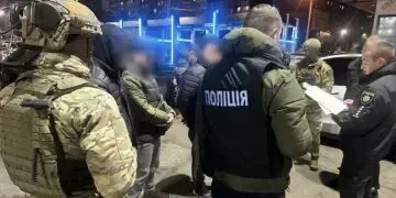 У Дніпрі затримали групу чоловіків, які «вибивали» з підприємця неіснуючий борг