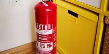 Вогнегасник у домі: чи потрібен і який краще обрати