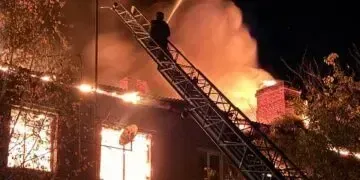 Росіяни масово атакували Дніпропетровщину дронами: пошкоджено транспортне підприємство та багатоповерхівку