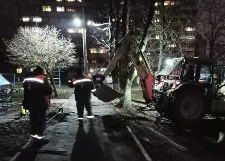 Конфлікт через світло у Дніпрі: мешканці напали на енергетиків