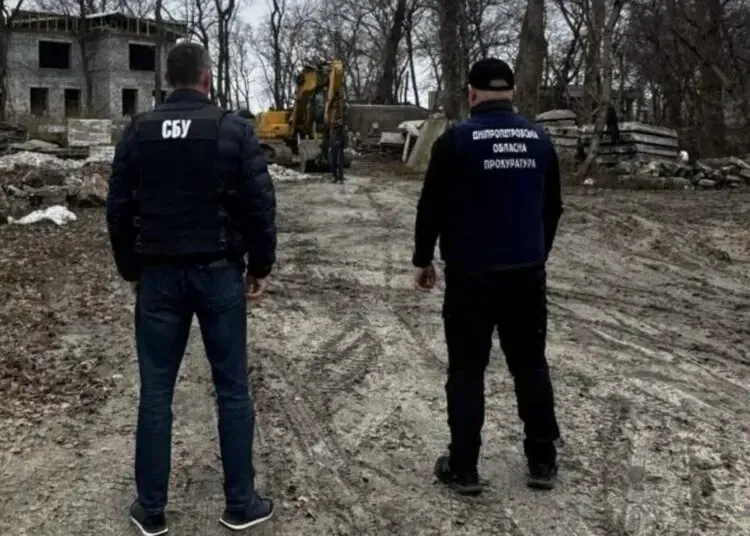 Елітні котеджі замість лісу: на Дніпропетровщині викрили зухвалу схему «прихватизації» земель