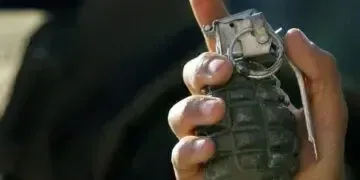 У Дніпрі чоловік дістав гранату просто на зупинці: конфлікт закінчився несподівано