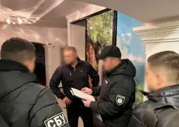 Депутат з Дніпра замість відрядження відпочивав у Греції